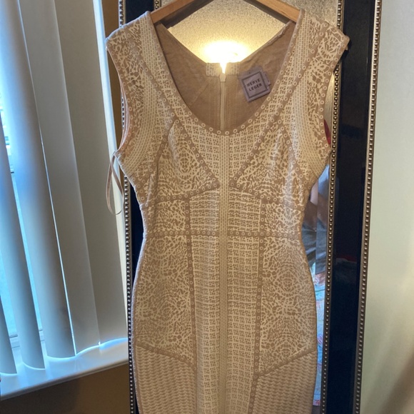 Dress - Picture 3 of 3